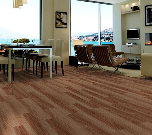 南投超耐磨塑膠地板施工案例：客廳木紋效果